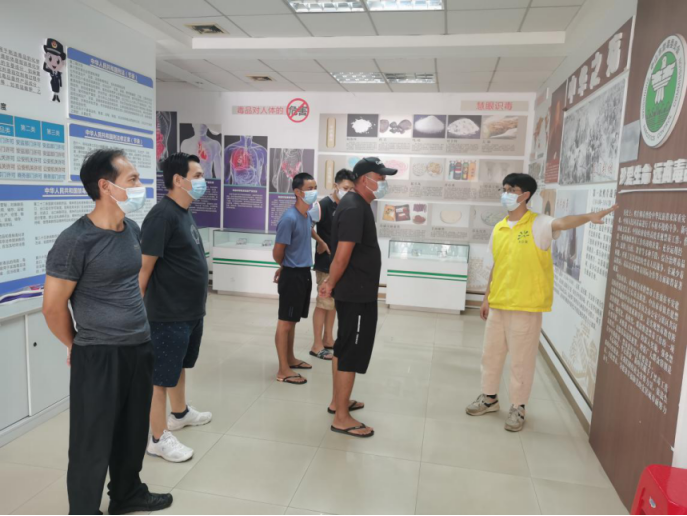 阜沙鎮(zhèn)禁毒信息〔2022〕第224期-- 弘揚禁毒精神，筑牢禁毒防線-阜沙鎮(zhèn)組織群眾參觀禁毒教育基地