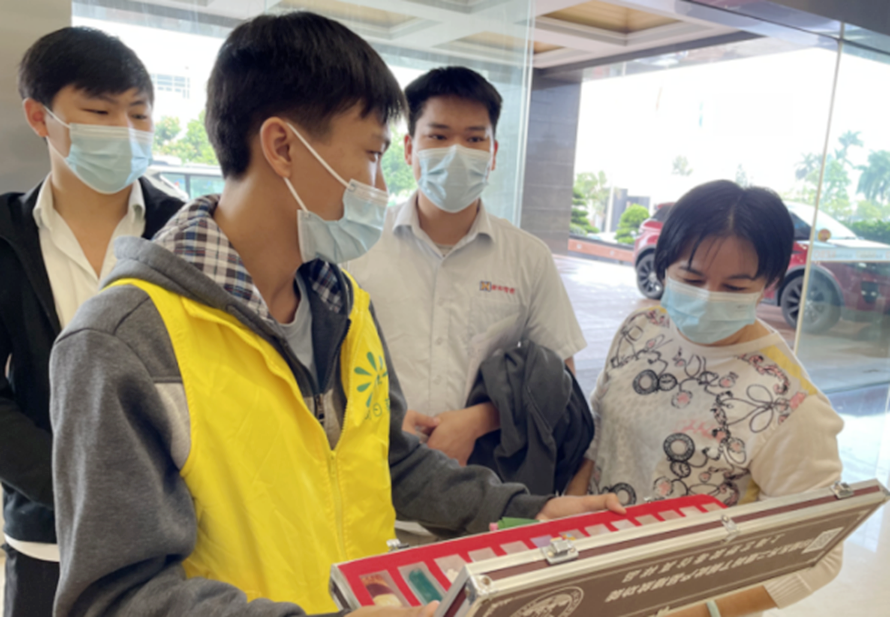 阜沙鎮(zhèn)禁毒信息〔2022〕第246期--【禁毒攻堅】“無償獻血 禁毒同行”-阜沙禁毒宣傳進廠企 （2